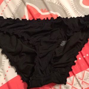 Black ruffled bathing suite bottoms